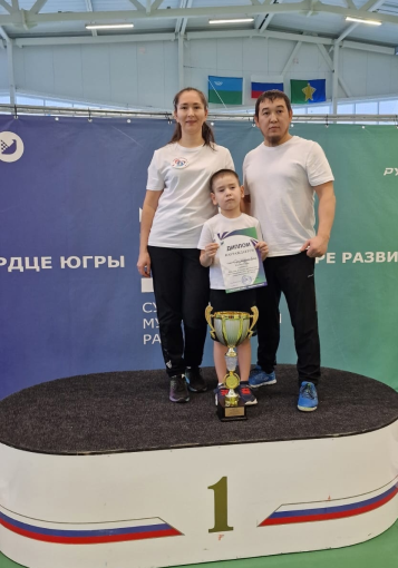 соревнования "Папа, мама, я - молодая, спортивная семья" соревнования "Папа, мама, я - молодая, спортивная семья".